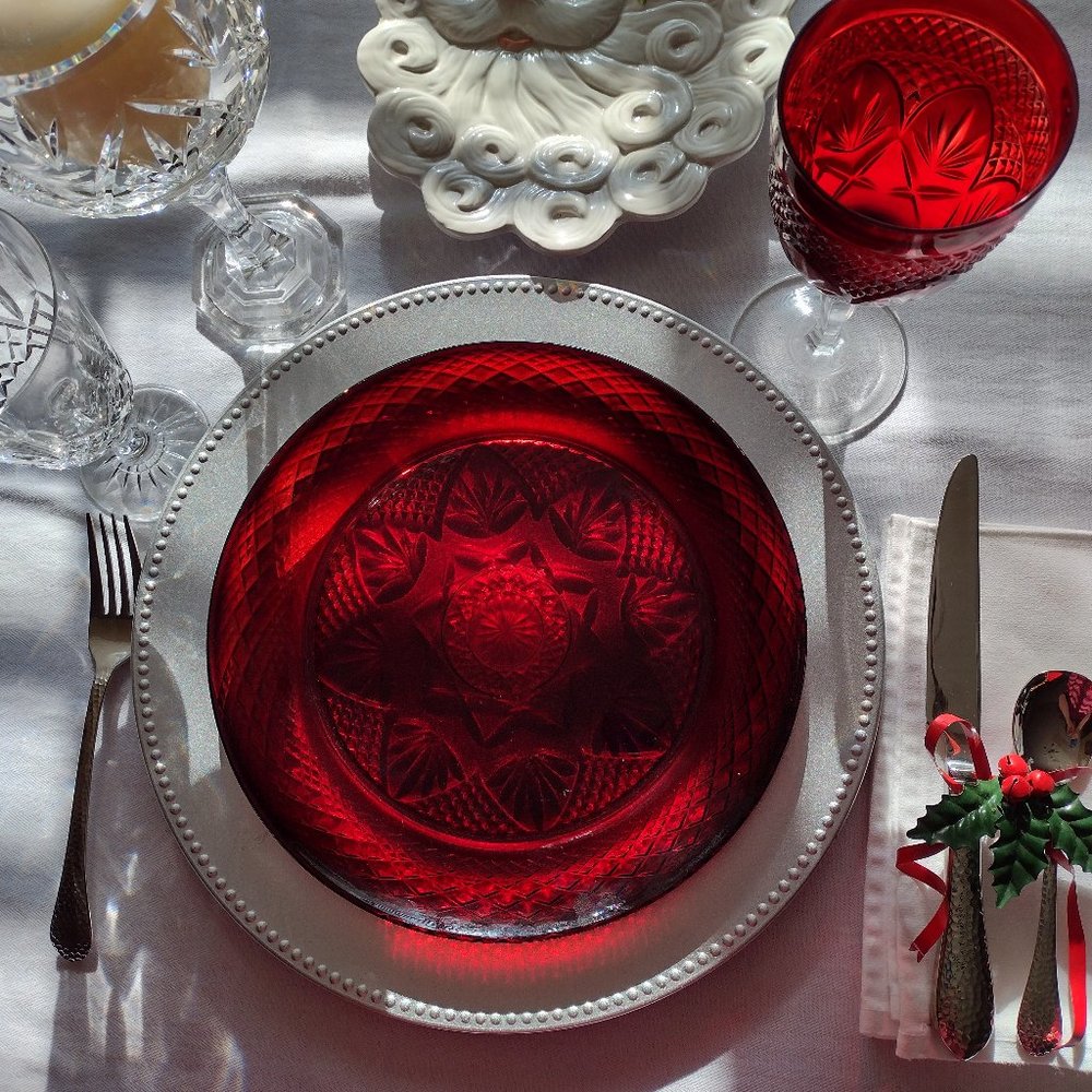 5th Vintage set of 2 CRISTAL D'ARQUES-DURAND gorgeous red glass dinner plates.